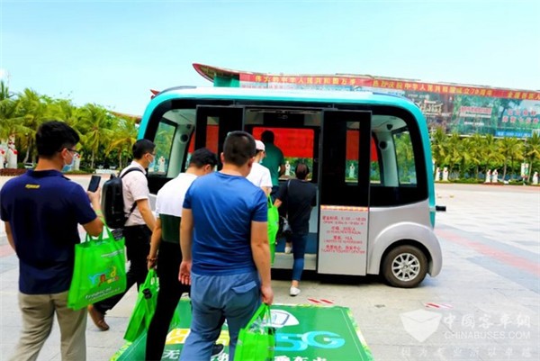 藍(lán)鯨號(hào)又來搶鏡了！海南首個(gè)5G無人駕駛客車項(xiàng)目正式投入運(yùn)營(圖4)