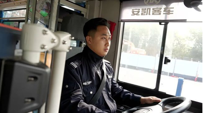 城市公交高手炫技，每個(gè)冠軍背后都有一輛安凱客車(圖1)