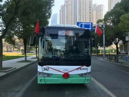 “小塊頭，大能量” 武漢街頭上新“漢產(chǎn)”純電動(dòng)公交車(圖1)