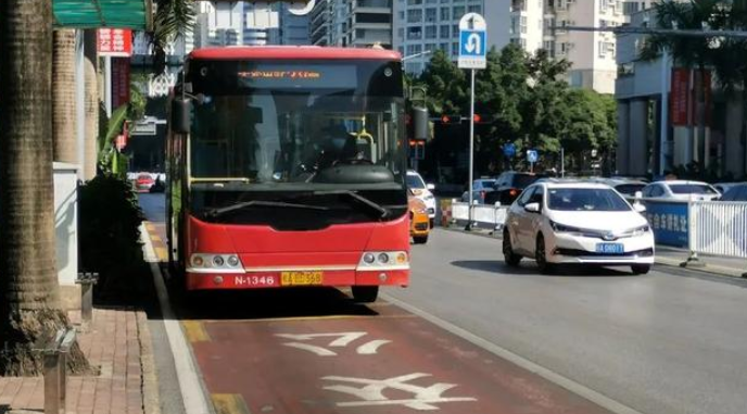 讓公交車“快”起來(lái)！南寧市公共交通機(jī)動(dòng)化出行分擔(dān)率達(dá)到50%以上(圖1)